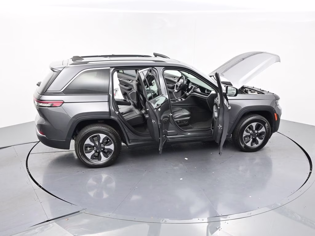 2024 Baltic Gray Metallic Clearcoat Jeep Grand Cherokee 4xe 4X4 SUV