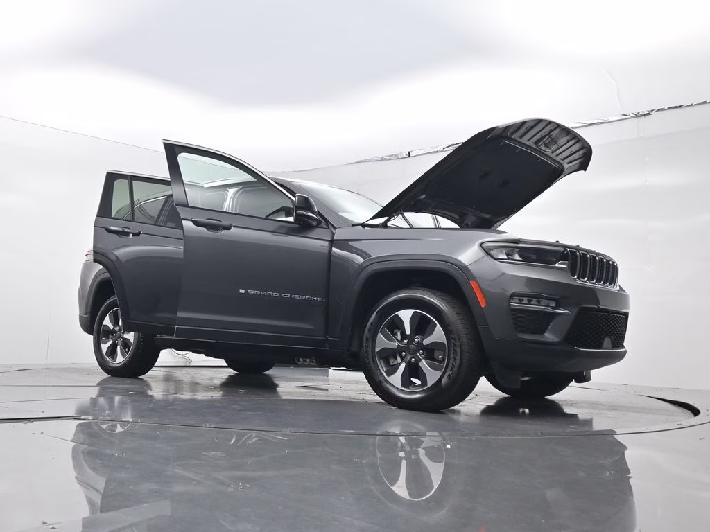 2024 Baltic Gray Metallic Clearcoat Jeep Grand Cherokee 4xe 4X4 SUV