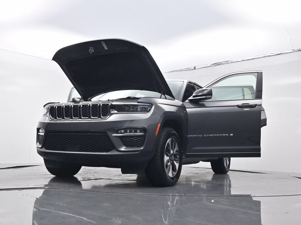 2024 Baltic Gray Metallic Clearcoat Jeep Grand Cherokee 4xe 4X4 SUV