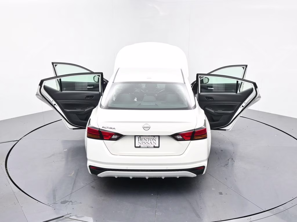 2025 Glacier White Nissan Altima 2.5 SV FWD Sedan