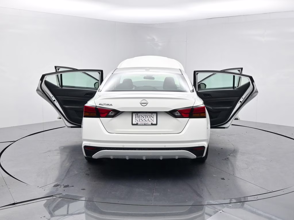 2025 Glacier White Nissan Altima 2.5 SV FWD Sedan