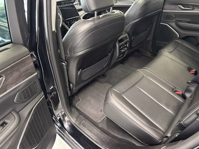 2023 Diamond Black Crystal Pearlcoat Jeep Grand Cherokee 4xe 4X4 SUV