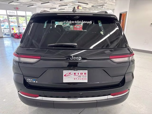 2023 Diamond Black Crystal Pearlcoat Jeep Grand Cherokee 4xe 4X4 SUV