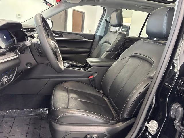 2023 Diamond Black Crystal Pearlcoat Jeep Grand Cherokee 4xe 4X4 SUV