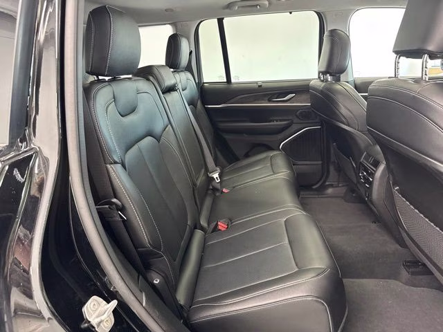 2023 Diamond Black Crystal Pearlcoat Jeep Grand Cherokee 4xe 4X4 SUV