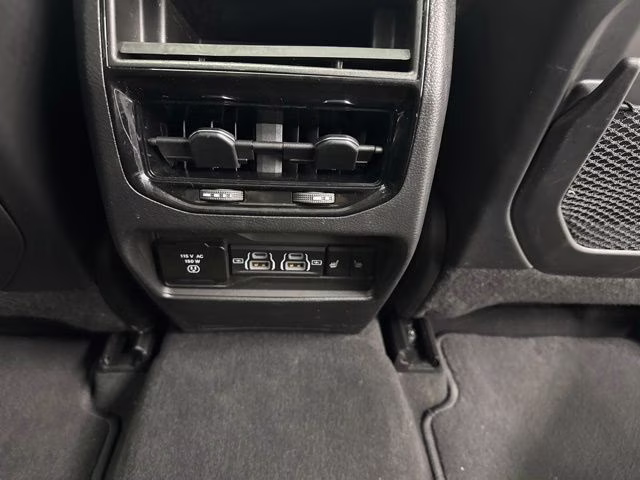 2023 Diamond Black Crystal Pearlcoat Jeep Grand Cherokee 4xe 4X4 SUV