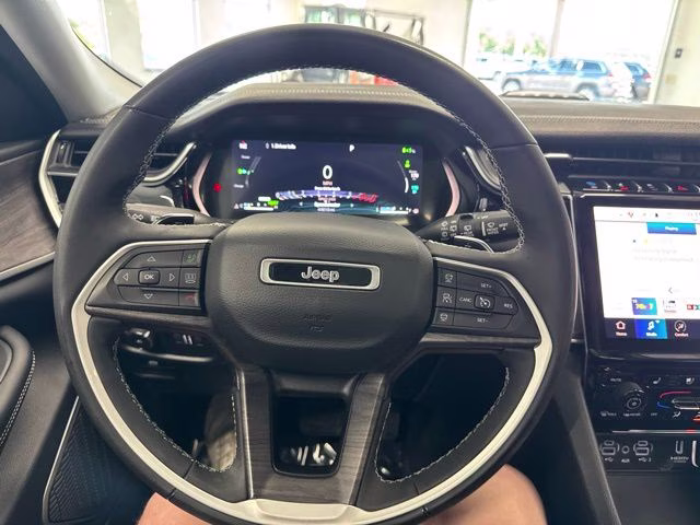 2023 Diamond Black Crystal Pearlcoat Jeep Grand Cherokee 4xe 4X4 SUV