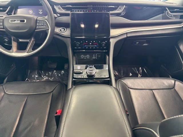 2023 Diamond Black Crystal Pearlcoat Jeep Grand Cherokee 4xe 4X4 SUV