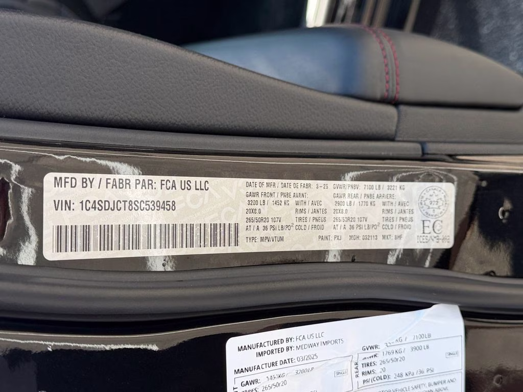 2025 DB Black Crystal Clearcoat Dodge Durango R/T AWD SUV