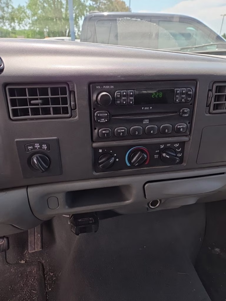 2004 Medium Wedgewood Blue Clearcoat Metallic Ford Super Duty F-350 SRW XLT 4X4 Truck