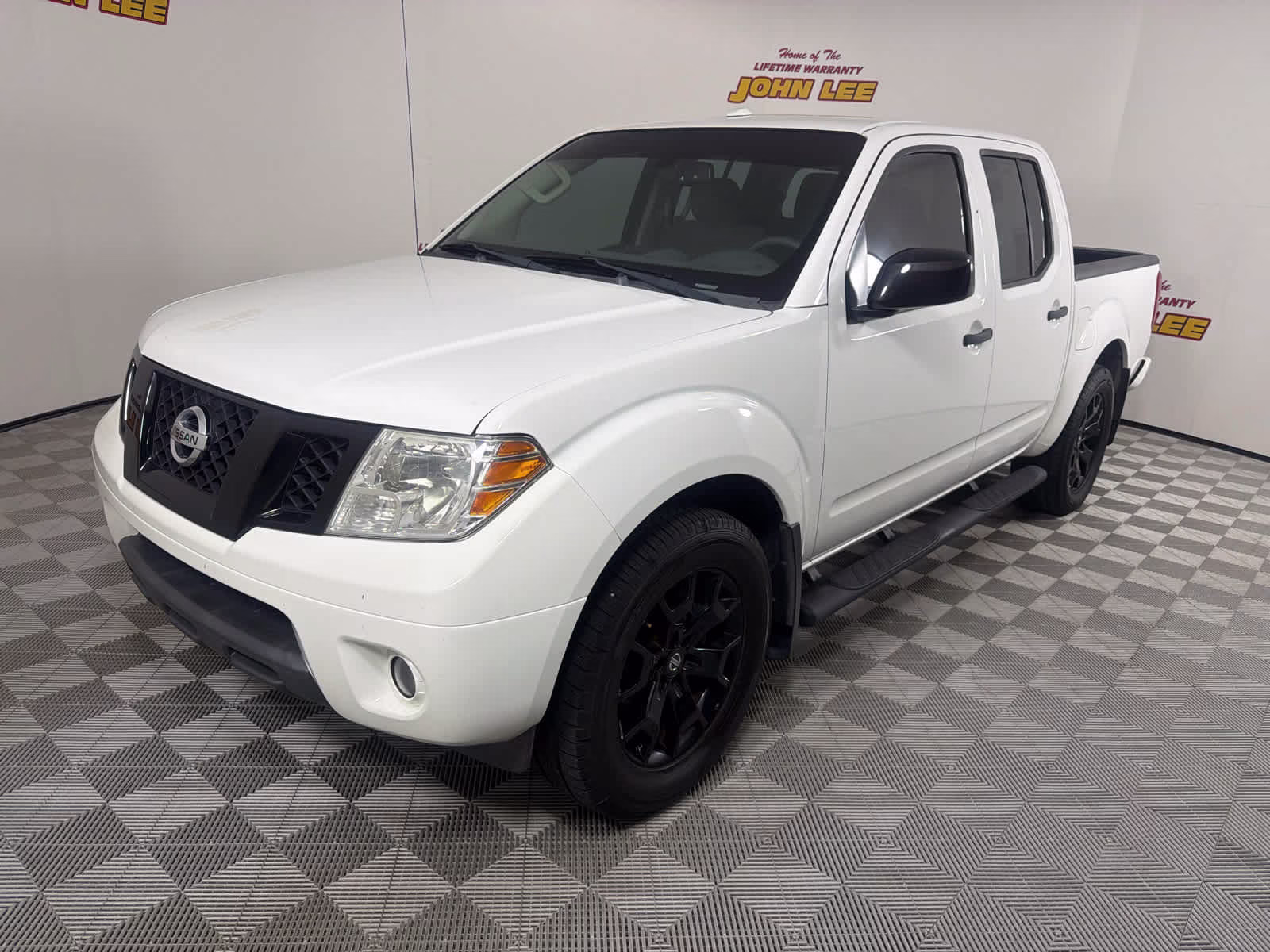 2018 Glacier White Nissan Frontier SV V6 RWD Truck