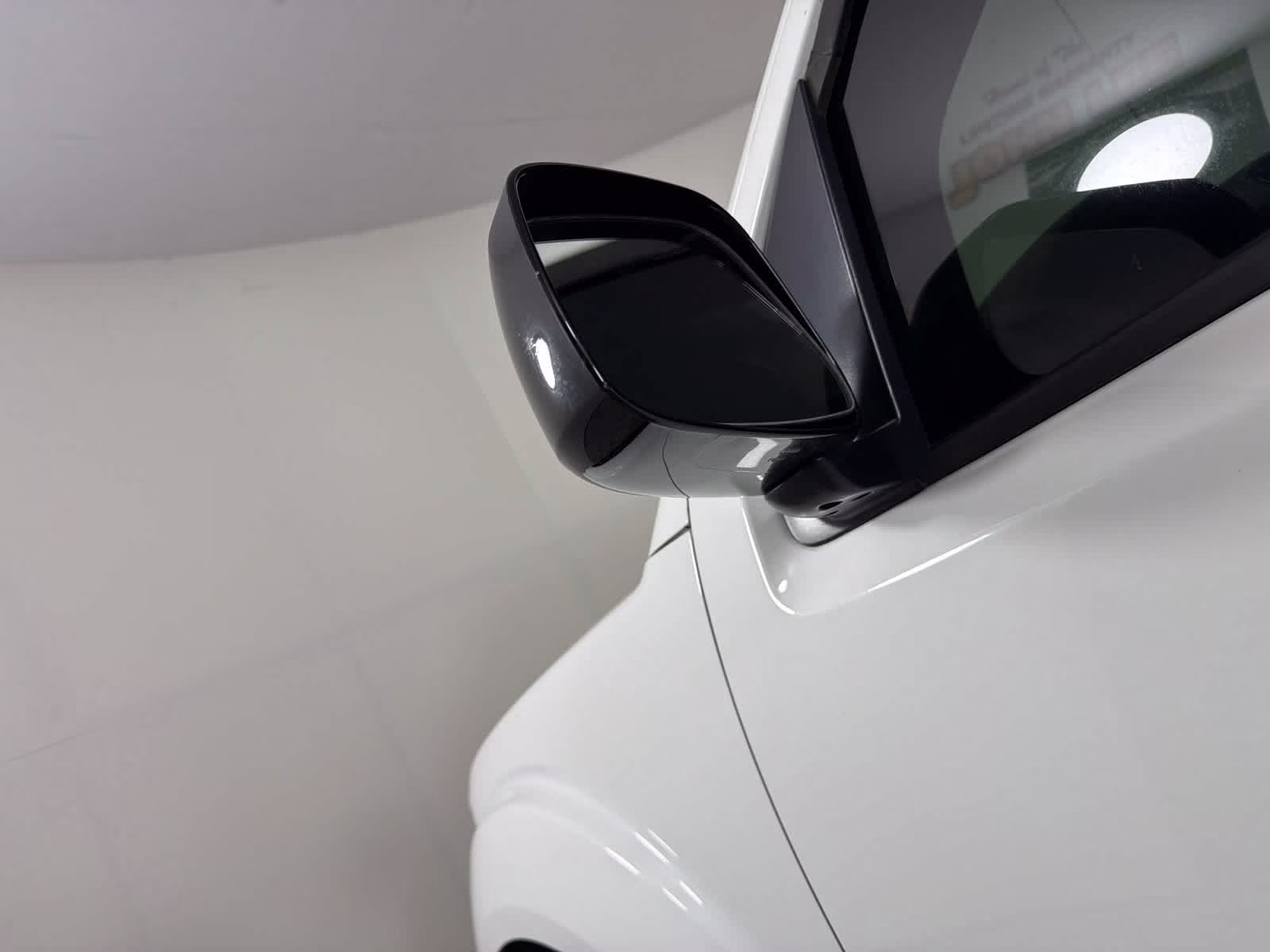 2018 Glacier White Nissan Frontier SV V6 RWD Truck