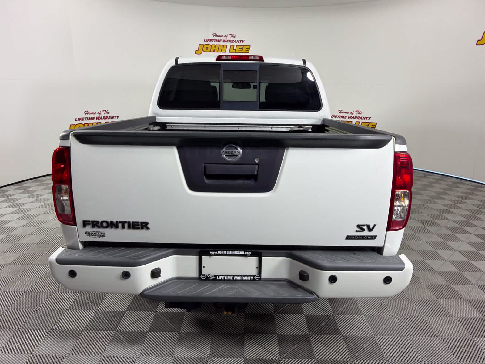 2018 Glacier White Nissan Frontier SV V6 RWD Truck