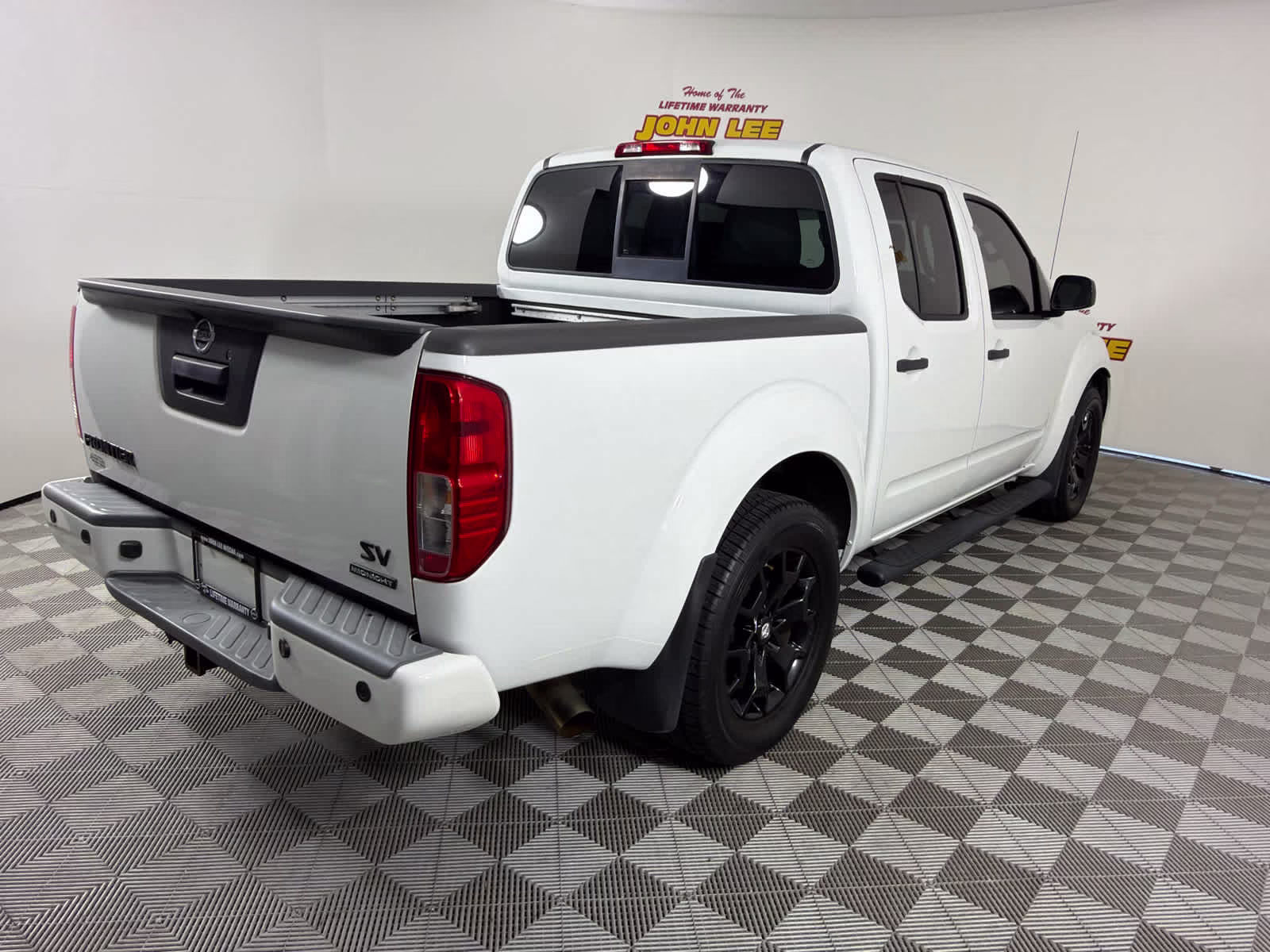 2018 Glacier White Nissan Frontier SV V6 RWD Truck