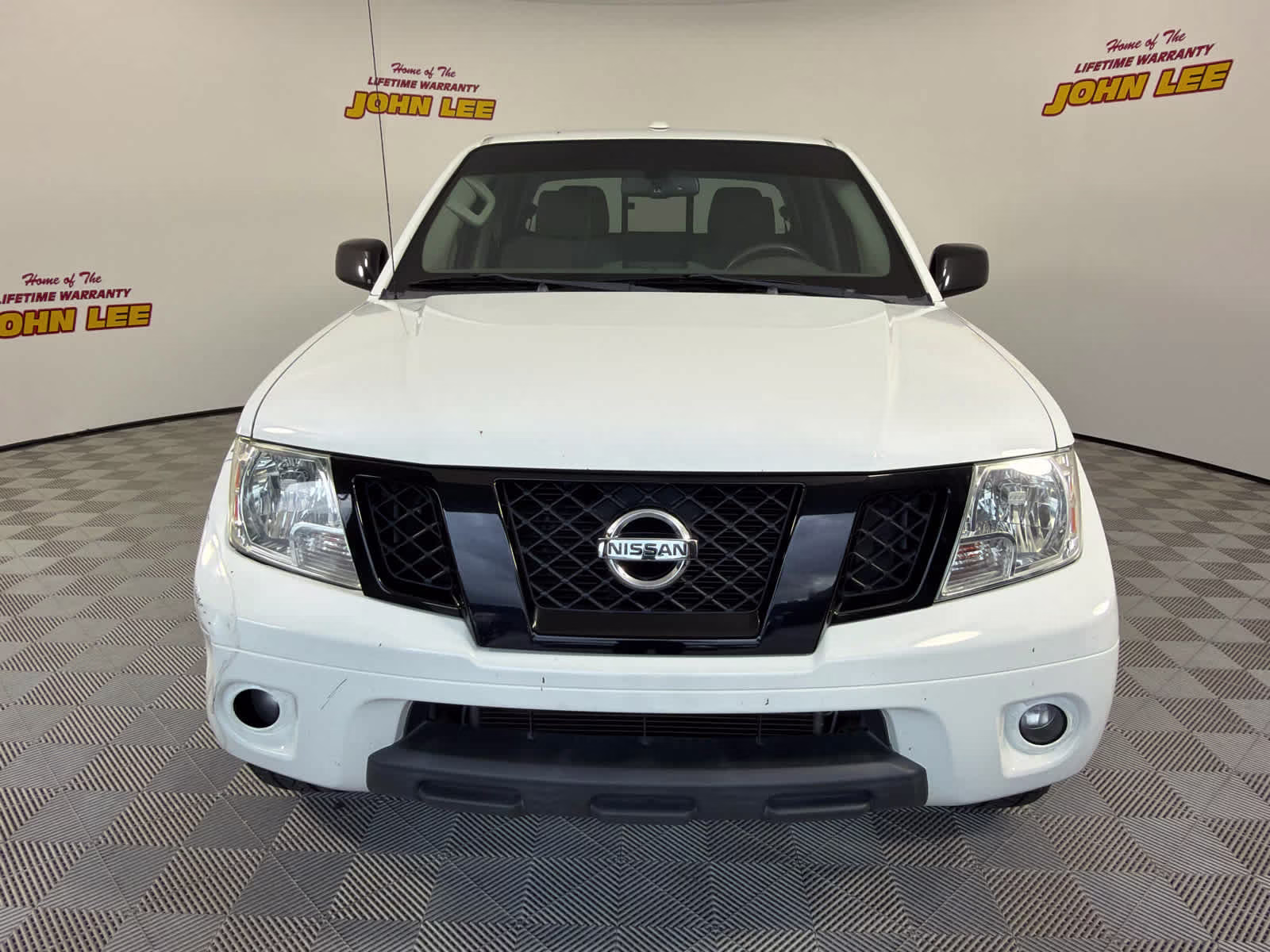 2018 Glacier White Nissan Frontier SV V6 RWD Truck