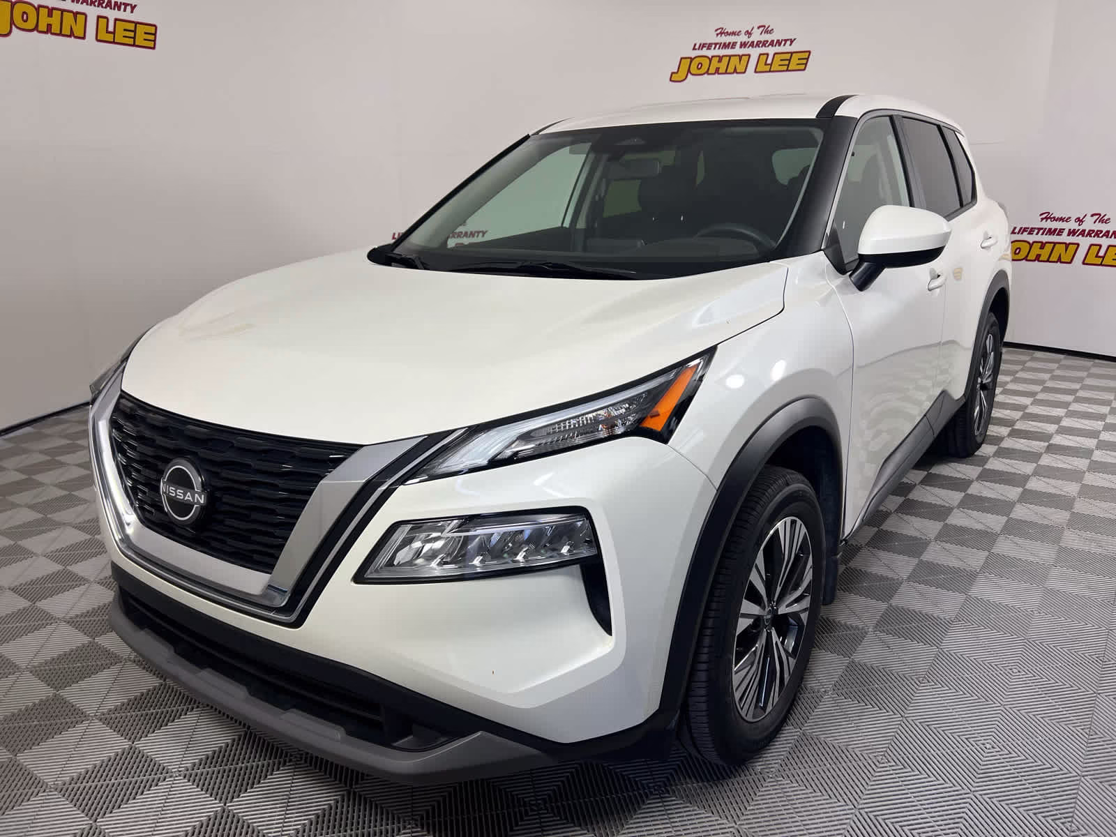 2023 Pearl White Tricoat Nissan Rogue SV FWD SUV
