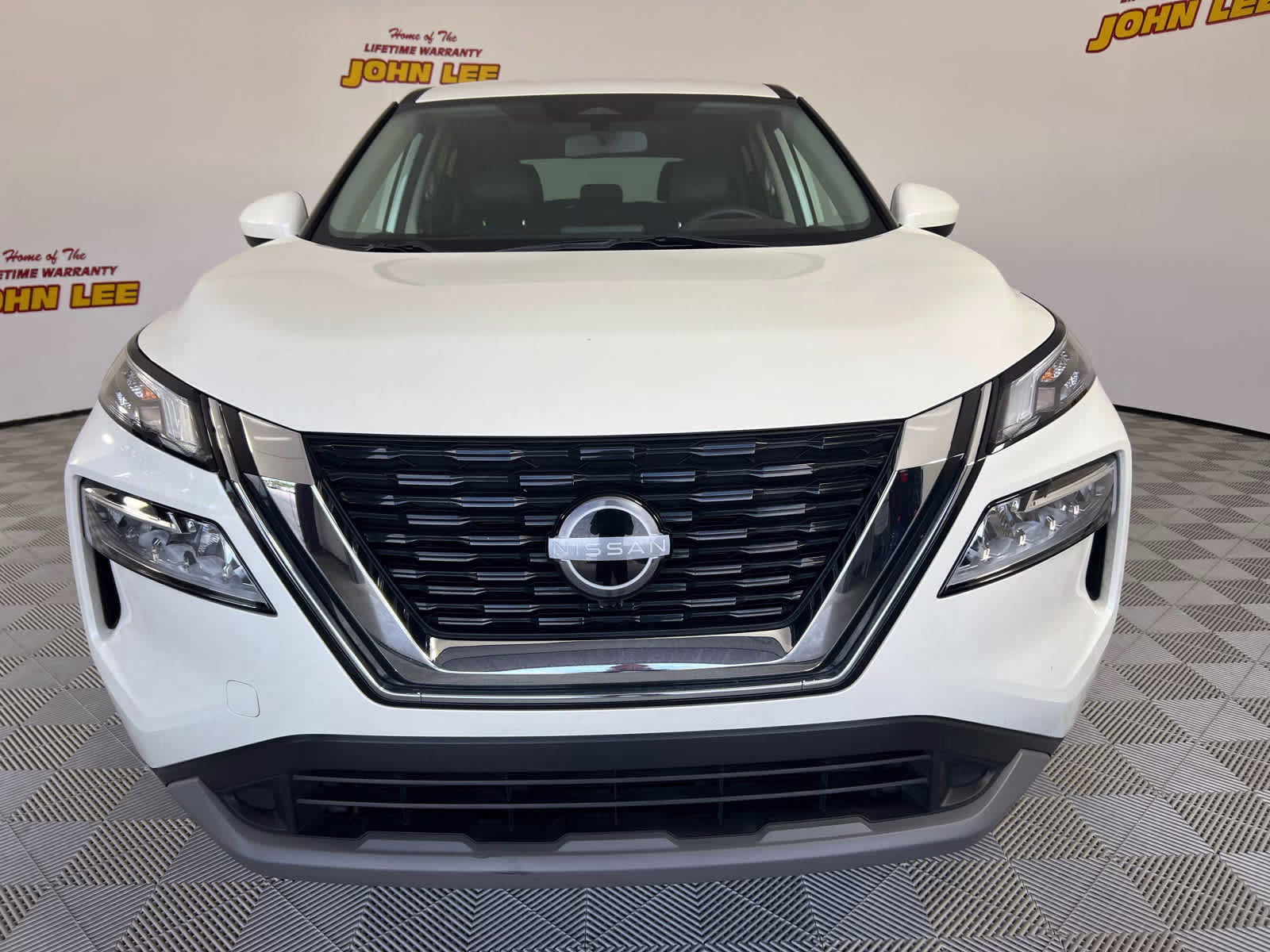 2023 Pearl White Tricoat Nissan Rogue SV FWD SUV