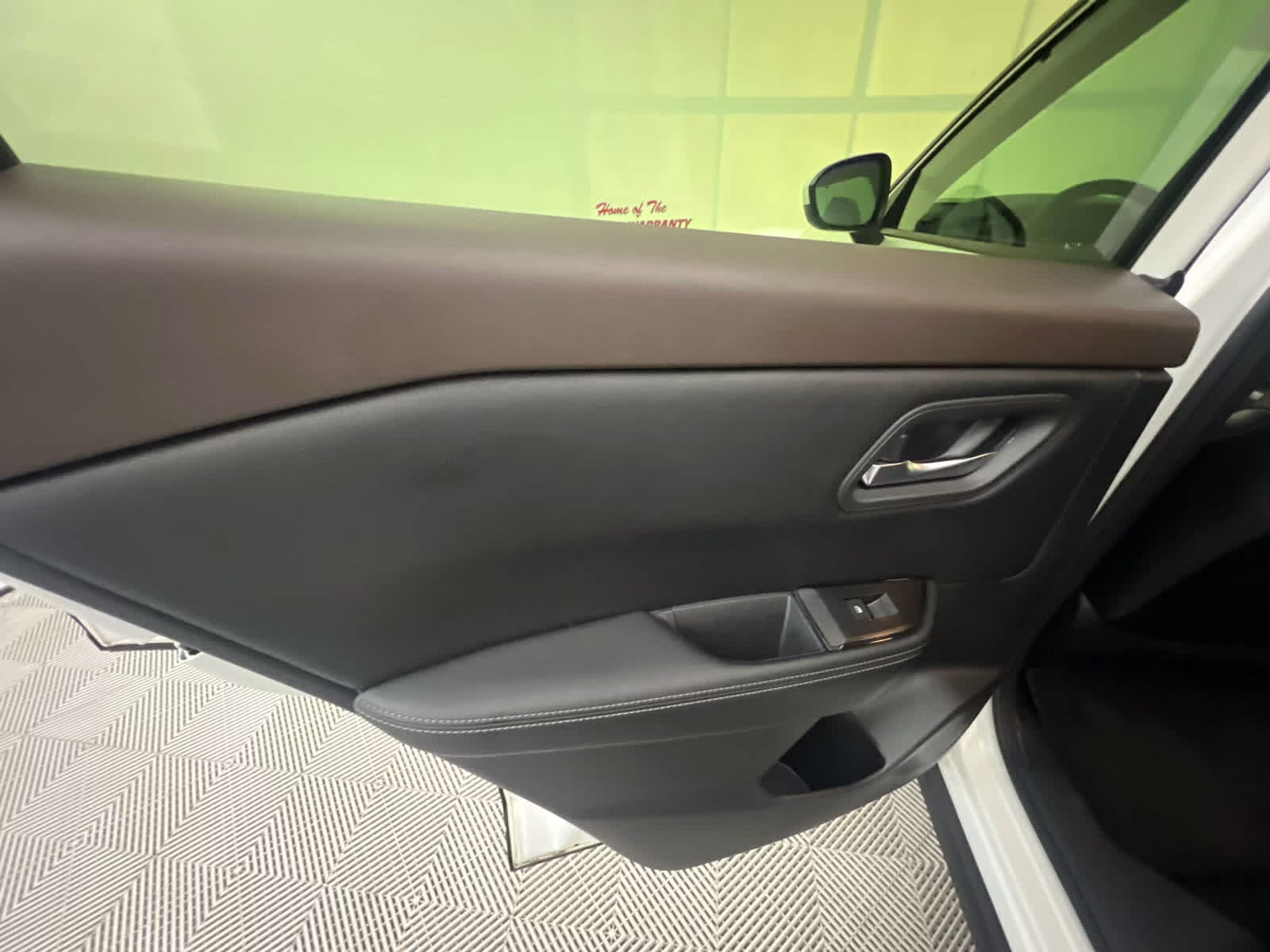 2023 Pearl White Tricoat Nissan Rogue SV FWD SUV