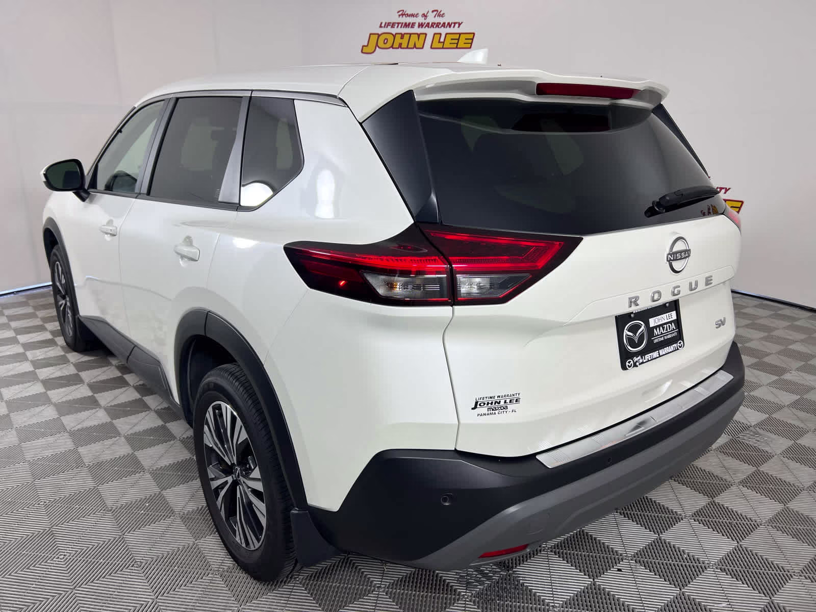 2023 Pearl White Tricoat Nissan Rogue SV FWD SUV