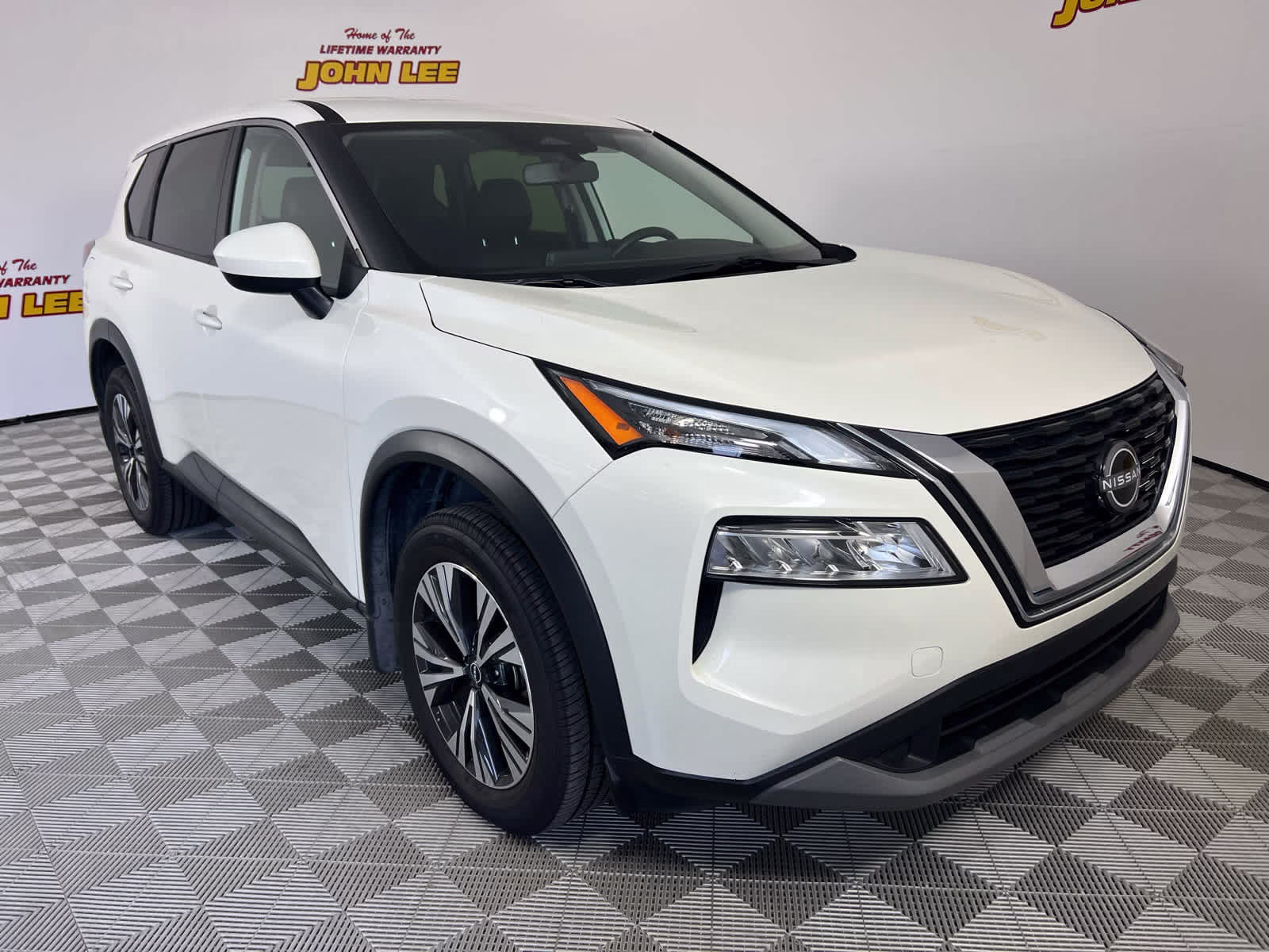 2023 Pearl White Tricoat Nissan Rogue SV FWD SUV