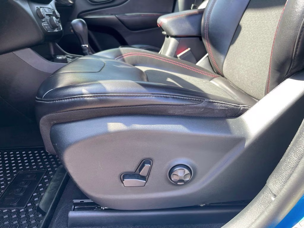 2020 Hydro Blue Pearlcoat Jeep Cherokee Trailhawk 4X4 SUV
