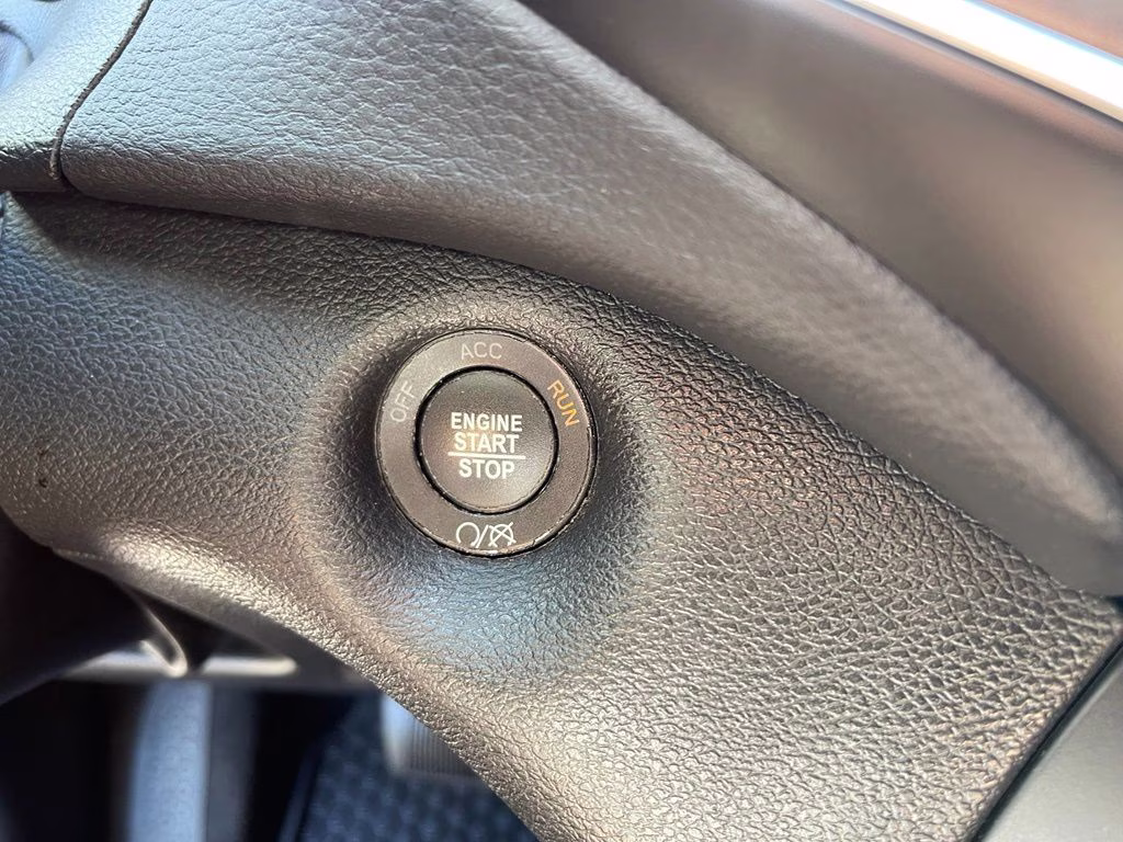 2020 Hydro Blue Pearlcoat Jeep Cherokee Trailhawk 4X4 SUV