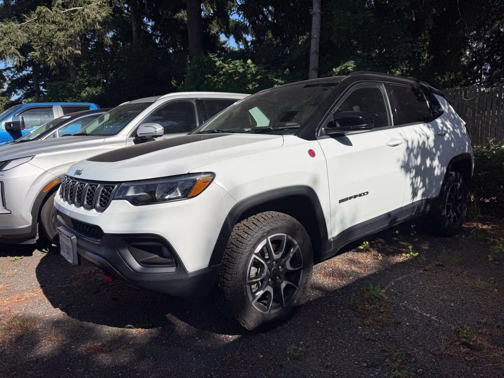 2025 Bright White Clearcoat Jeep Compass Trailhawk 4X4 SUV