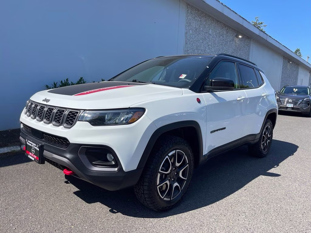 2025 Bright White Clearcoat Jeep Compass Trailhawk 4X4 SUV