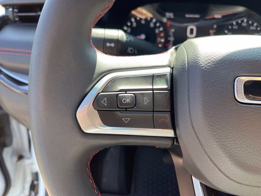 2025 Bright White Clearcoat Jeep Compass Trailhawk 4X4 SUV