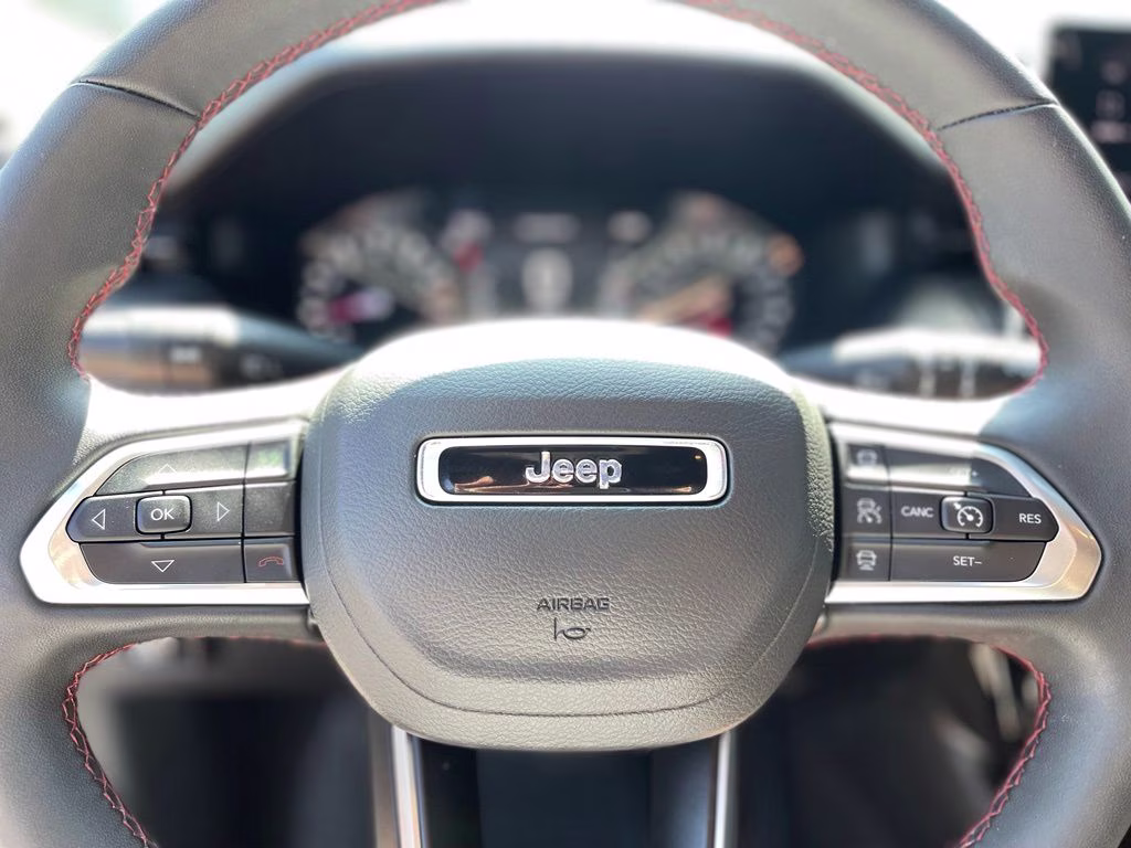 2025 Bright White Clearcoat Jeep Compass Trailhawk 4X4 SUV