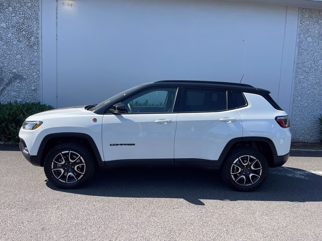 2025 Bright White Clearcoat Jeep Compass Trailhawk 4X4 SUV