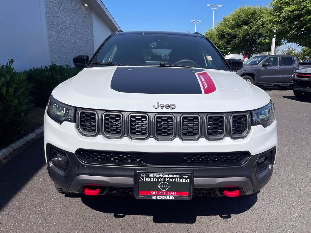 2025 Bright White Clearcoat Jeep Compass Trailhawk 4X4 SUV