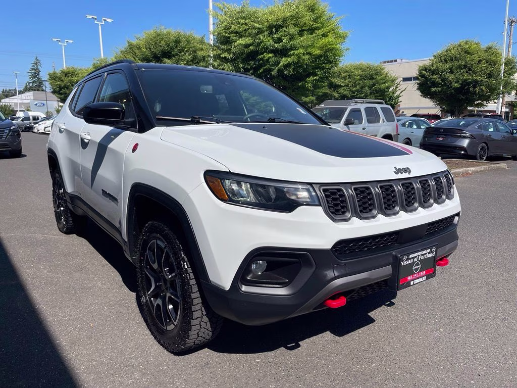 2025 Bright White Clearcoat Jeep Compass Trailhawk 4X4 SUV