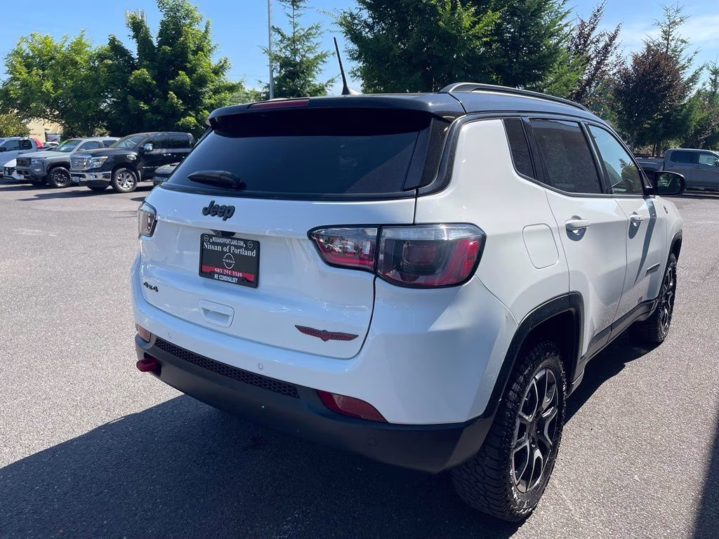 2025 Bright White Clearcoat Jeep Compass Trailhawk 4X4 SUV