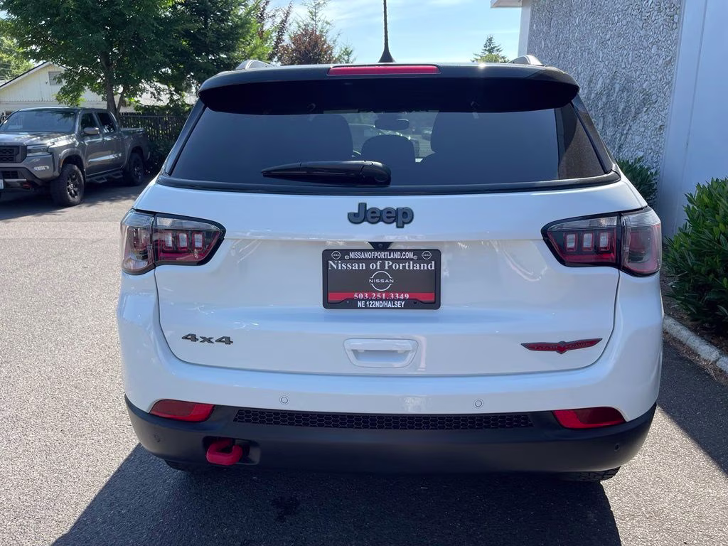2025 Bright White Clearcoat Jeep Compass Trailhawk 4X4 SUV