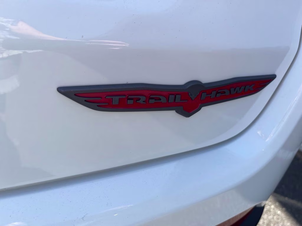 2025 Bright White Clearcoat Jeep Compass Trailhawk 4X4 SUV