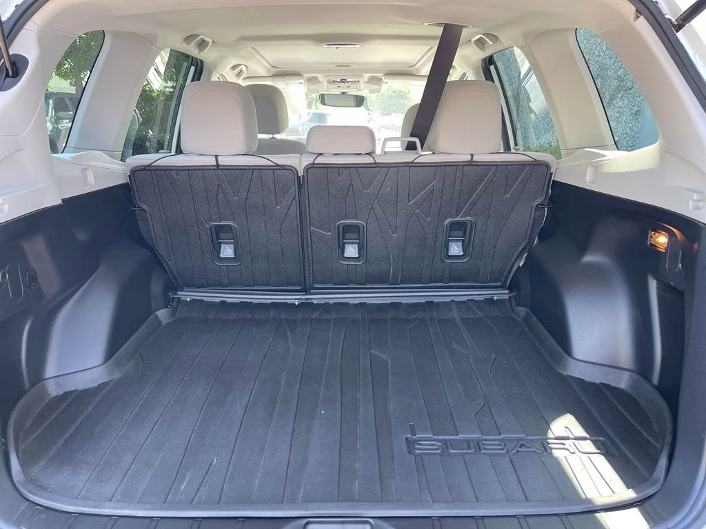 2018 Crystal White Pearl Subaru Forester 2.5i Premium AWD SUV