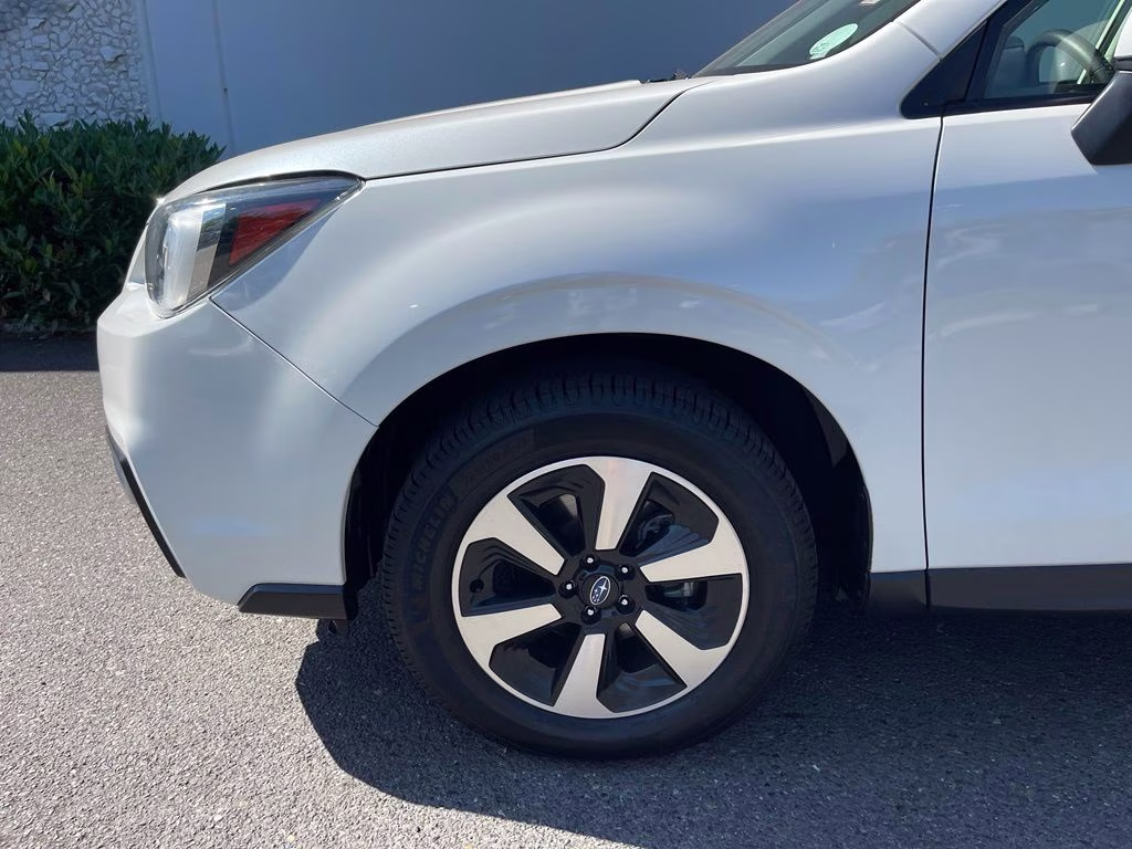 2018 Crystal White Pearl Subaru Forester 2.5i Premium AWD SUV