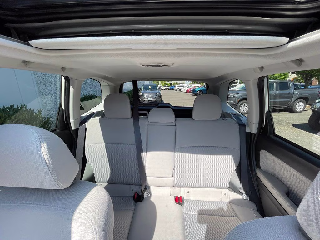 2018 Crystal White Pearl Subaru Forester 2.5i Premium AWD SUV
