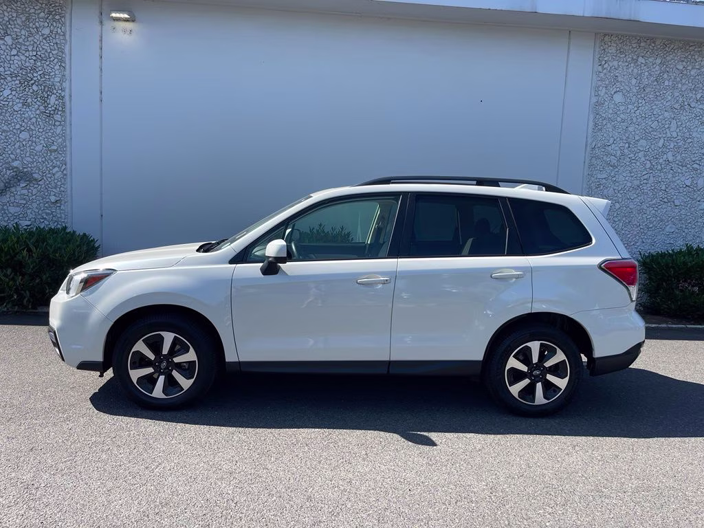 2018 Crystal White Pearl Subaru Forester 2.5i Premium AWD SUV