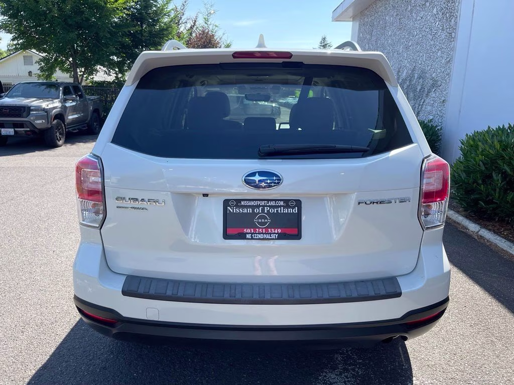 2018 Crystal White Pearl Subaru Forester 2.5i Premium AWD SUV