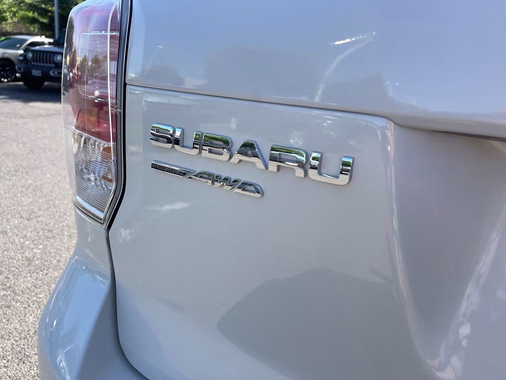 2018 Crystal White Pearl Subaru Forester 2.5i Premium AWD SUV