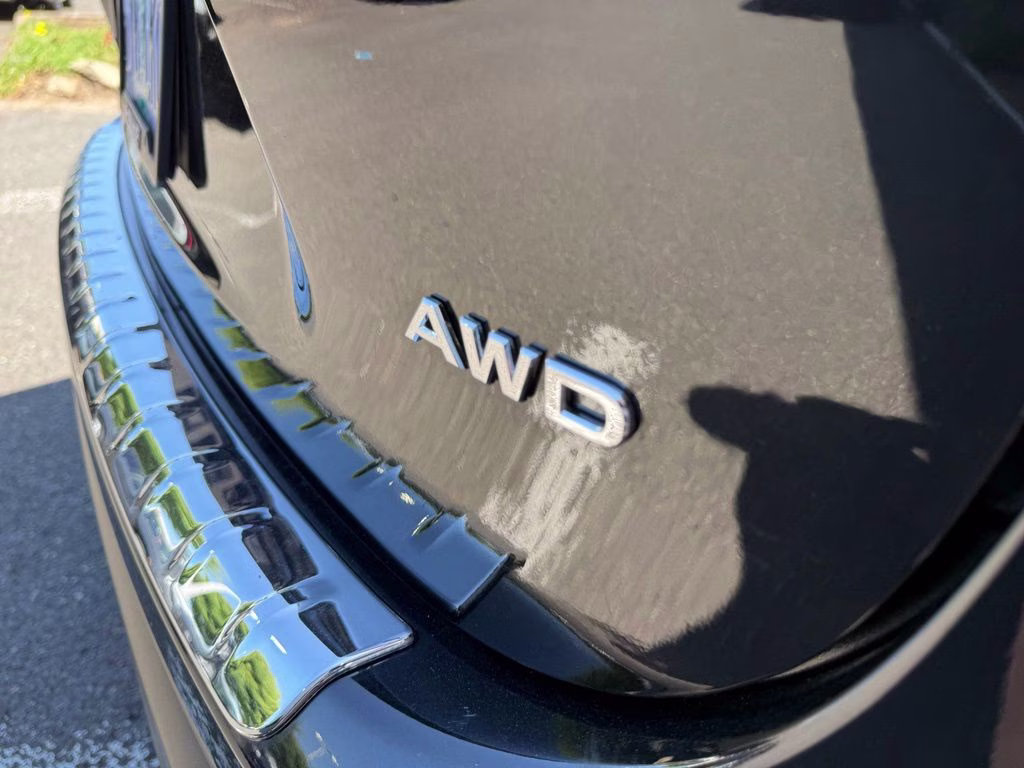 2018 Magnetic Black Nissan Rogue Sport S AWD SUV