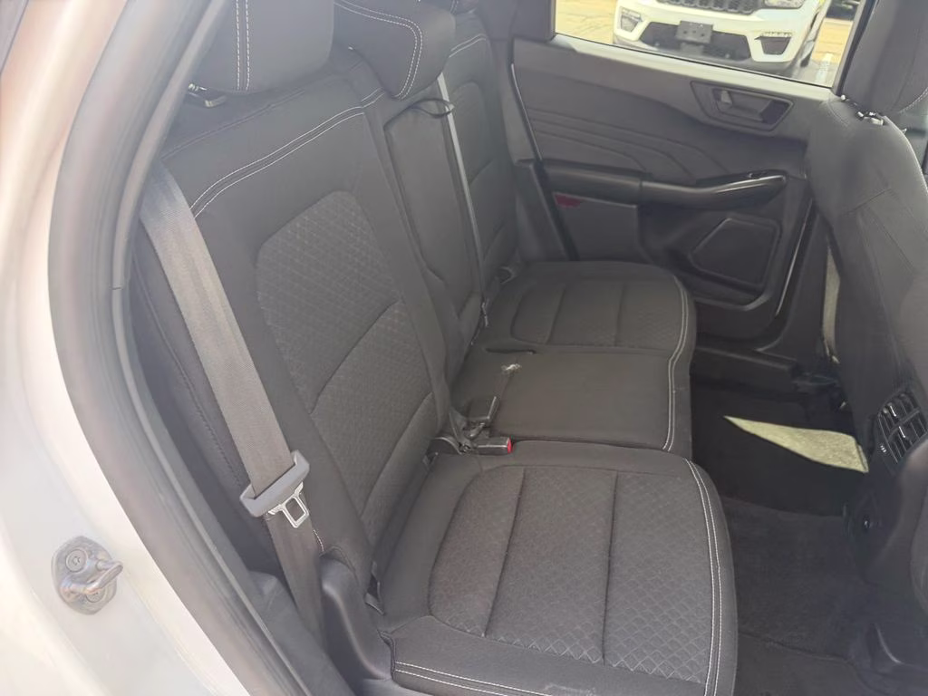 2024 Oxford White Ford Escape Active AWD SUV