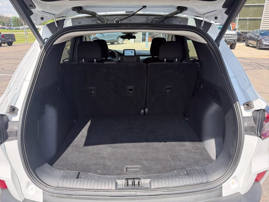 2024 Oxford White Ford Escape Active AWD SUV