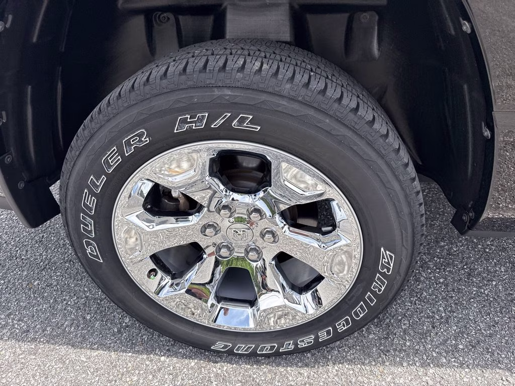 2022 Diamond Black Crystal Pearlcoat Ram 1500 Big Horn/Lone Star RWD Truck