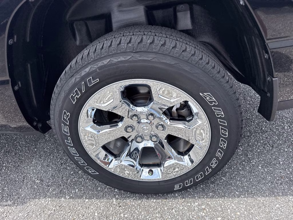 2022 Diamond Black Crystal Pearlcoat Ram 1500 Big Horn/Lone Star RWD Truck