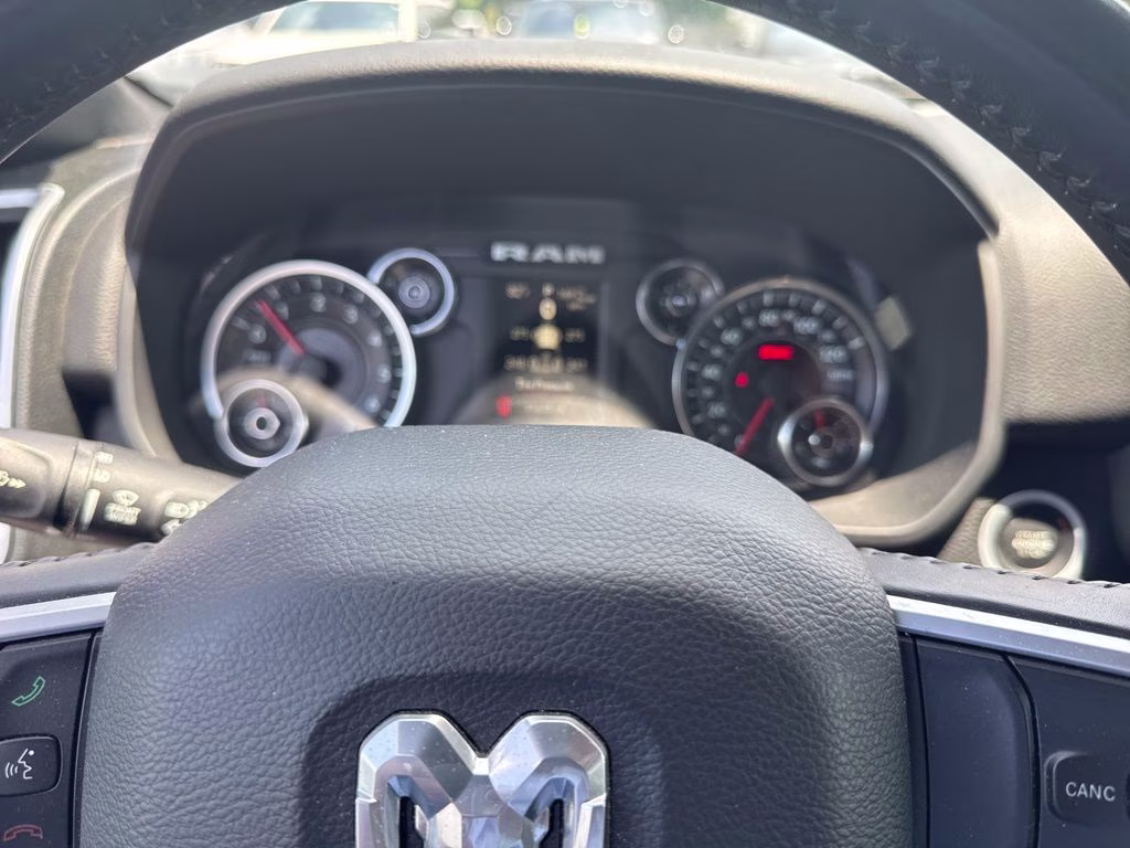 2022 Diamond Black Crystal Pearlcoat Ram 1500 Big Horn/Lone Star RWD Truck