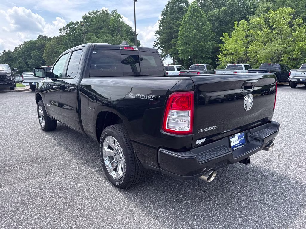 2022 Diamond Black Crystal Pearlcoat Ram 1500 Big Horn/Lone Star RWD Truck