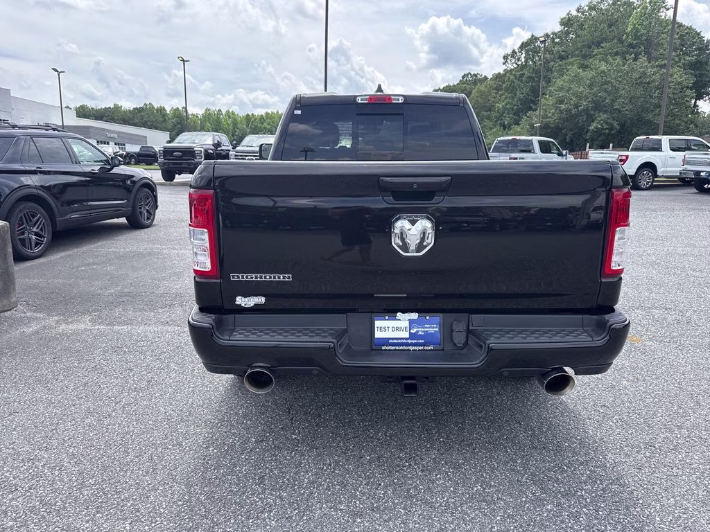 2022 Diamond Black Crystal Pearlcoat Ram 1500 Big Horn/Lone Star RWD Truck